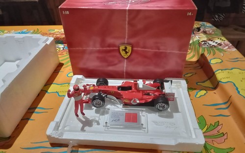 Hotwheels ferrari f1 2004 - hotwheels, 1/18